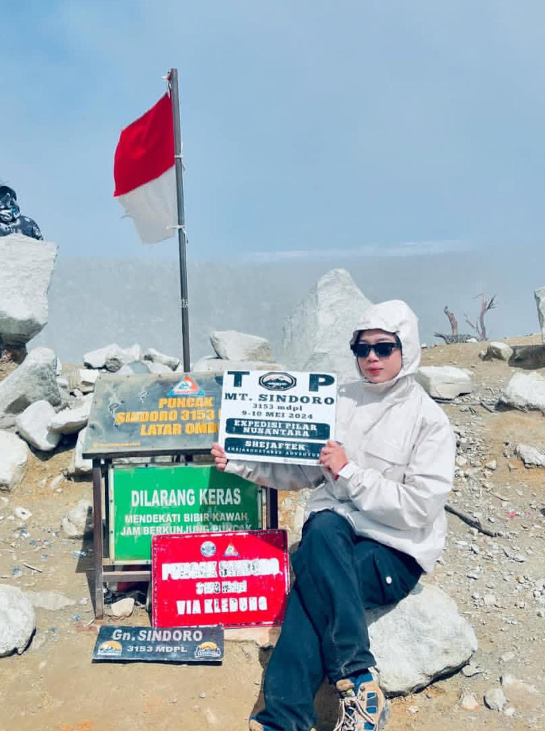 Sketsa wajah Indah
